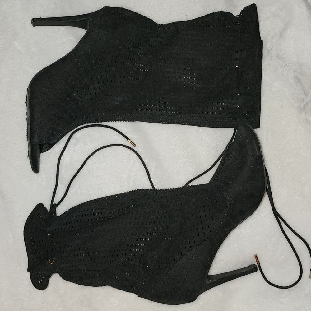 Black netted bootie 